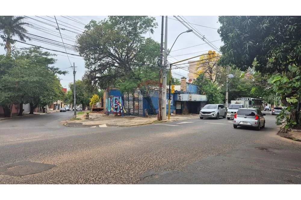 Vendo Terreno Comercial en esquina de 403 m² — foto 2