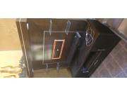 Vendo estante Rack de color marron de madera