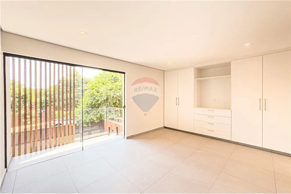 DUPLEX A ESTRENAR EN VENTA ZONA CONMEBOL - LUQUE — foto 3