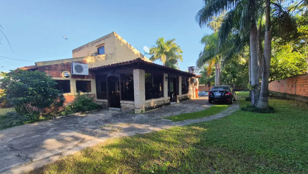 MANSIÓN EN SAN BERNARDINO, 5 DORMITORIOS (4 EN SUITE), EN TERRENO DE 1.250 m² — foto 3