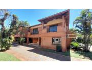 Alquilo Casa de 5 Dormitorios en Condominio barrio Mariscal Estigarribia zona Boggiani