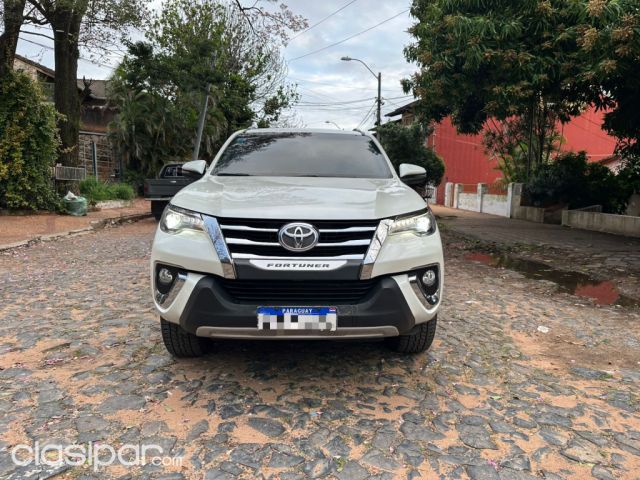 Autos - Marca/Modelo: TOYOTA FORTUNER SRV Combustible: DIESEL Año: 2018 Kilometraje: 117.000 (FICH