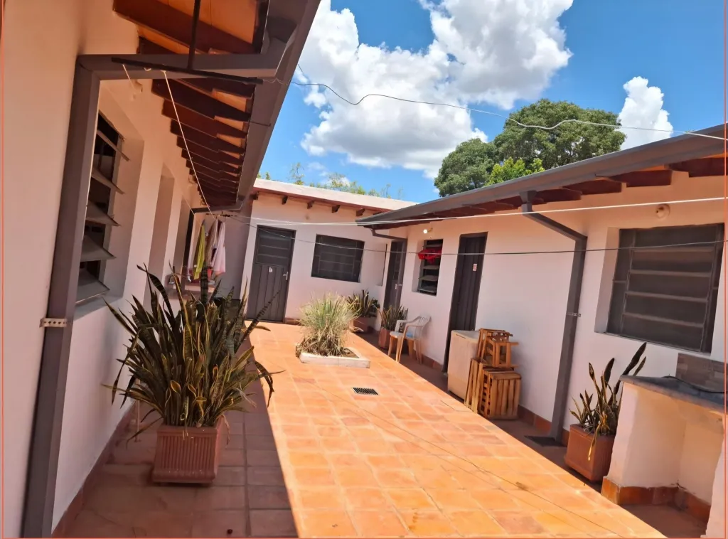 COMPLEJO HABITACIONAL EN CAPIATA - INQUILINATO — photo 3