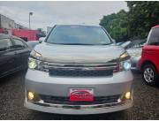 Toyota New Voxy año 2011