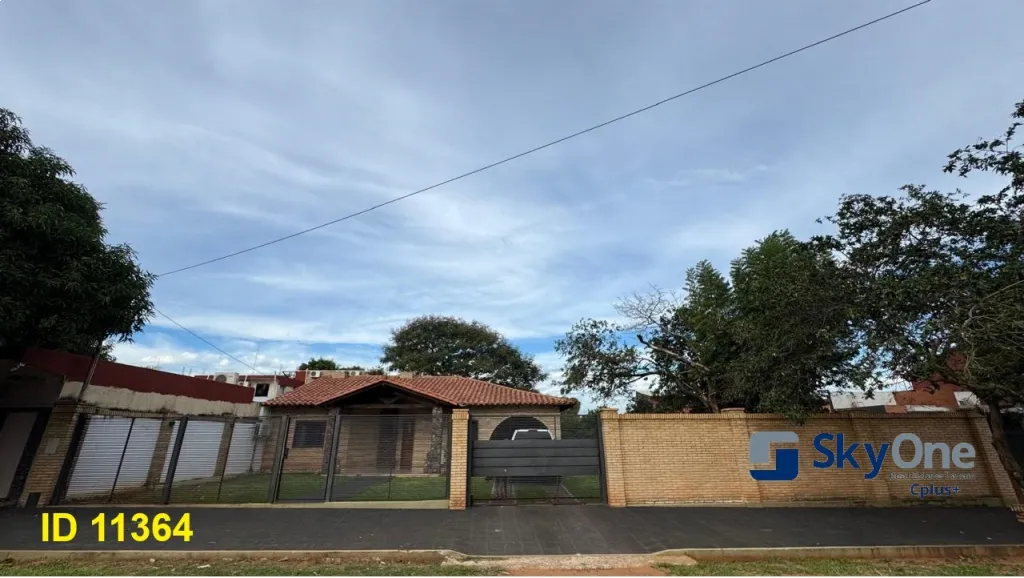 🏡🏡VENDO AMPLIA CASA, SEMI NUEVA LUQUE-LAURELTY🏡🏡 — foto 2