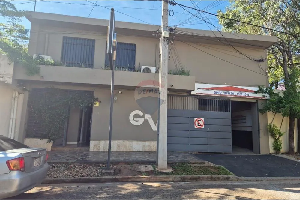oficinas con amplio Tinglado en Luque — foto 2