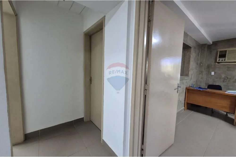 oficinas con amplio Tinglado en Luque — foto 3