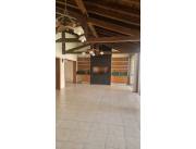 EN ALQUILER – RESIDENCIA DE LUJO EN BARRIO MBURICAO