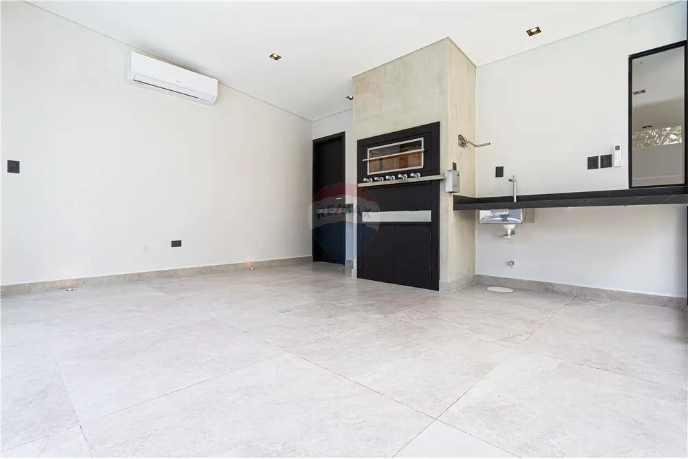 RESIDENCIA PREMIUN EN BARRIO MBURUCUYA — foto 2