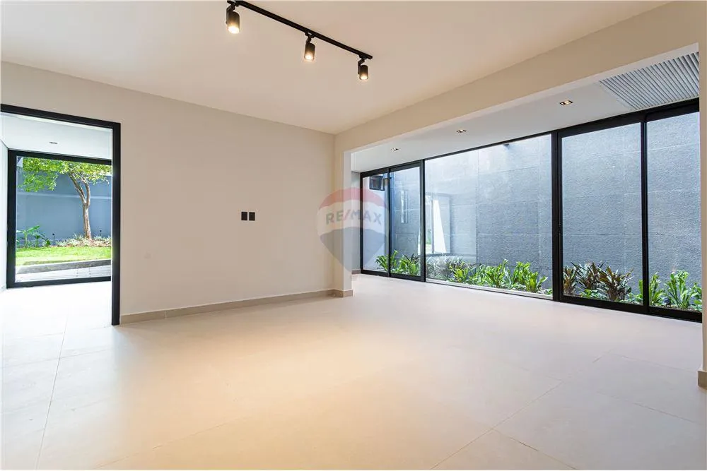 RESIDENCIA PREMIUN EN BARRIO MBURUCUYA — foto 3