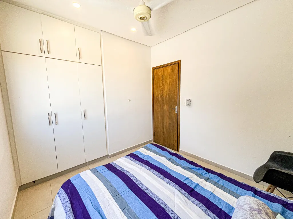 VENDO RESIDENCIA EN LUQUE - PRIMER BARRIO — foto 2