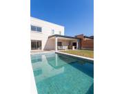 VENDO CASA EN LUQUE LOMA MERLO