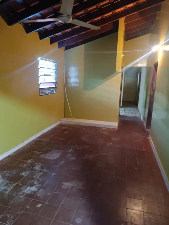 VENTA CASA EN YAGUARÓN - GARAGE - COCINA - 3 HABITACIONES - PATIO AMPLIO - 225.000.000Gs — foto 2