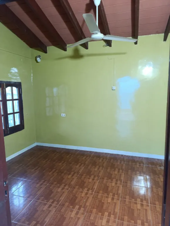 VENTA CASA EN YAGUARÓN - GARAGE - COCINA - 3 HABITACIONES - PATIO AMPLIO - 225.000.000Gs — foto 3