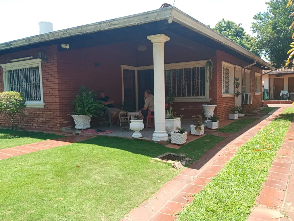 Vendo Coqueta casa en Esquina Fdo. de la Mora Zona Sur — foto 2