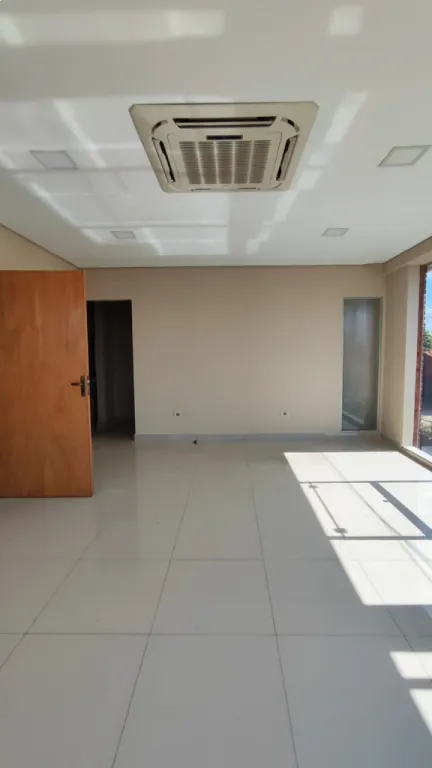 Alquiler de amplio local comercial en MRA — photo 2