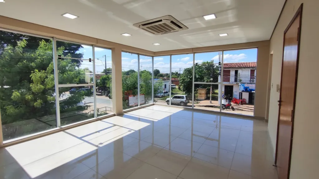 Alquiler de amplio local comercial en MRA — photo 3