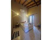 Alquilo duplex en condominio cod 4406 . Expensas agua e iva incluido