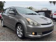 VENDO WISH SIN USO EN P.Y. AÑO 2005 1800 VVTI 3 HILERAS DE ASIENTOS CON GARANTÍA ESCRITA!!