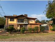 VENDO CASA EN BARRIO PETTIROSSI