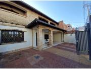 ALQUILO CASA 4 DORMITORIOS C/PISCINA EN MBURUCUYÁ - SANTÍSIMA TRINIDAD COD A0608