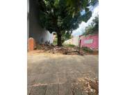 VENDO TERRENO CON PRIVILEGIADA UBICACIÓN EN BARRIO BERNARDINO CABALLERO