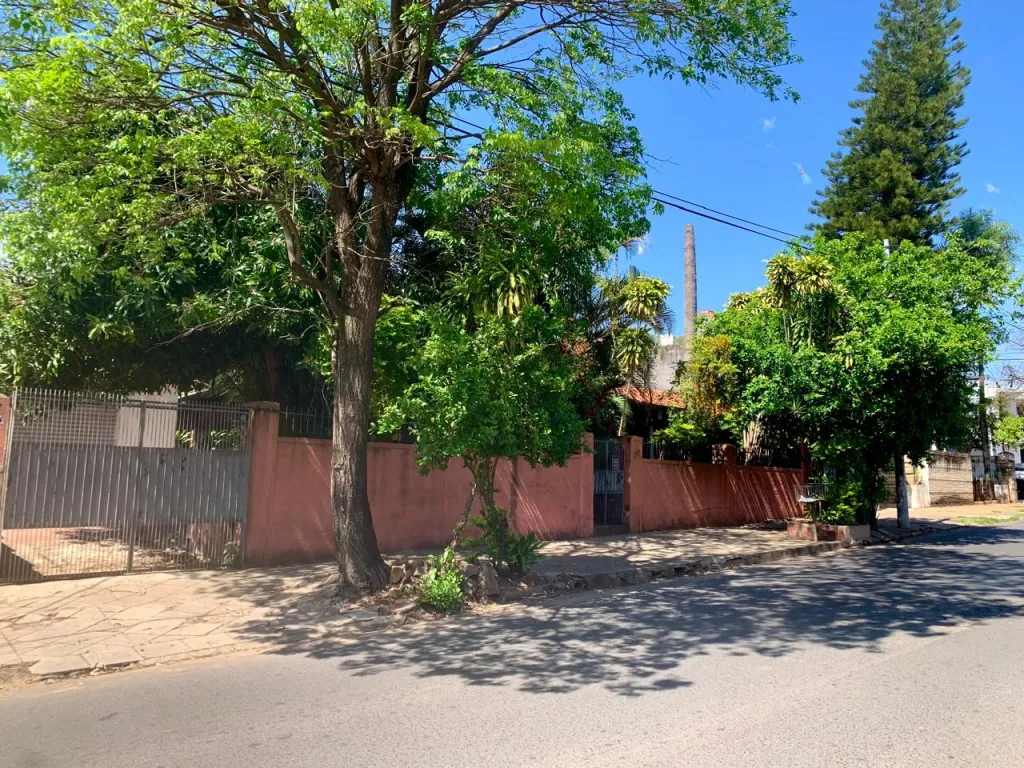En VENTA Propiedad Poligonal de 673 m2 en el Barrio Nazareth, Asunción. (ID1910) — foto 2