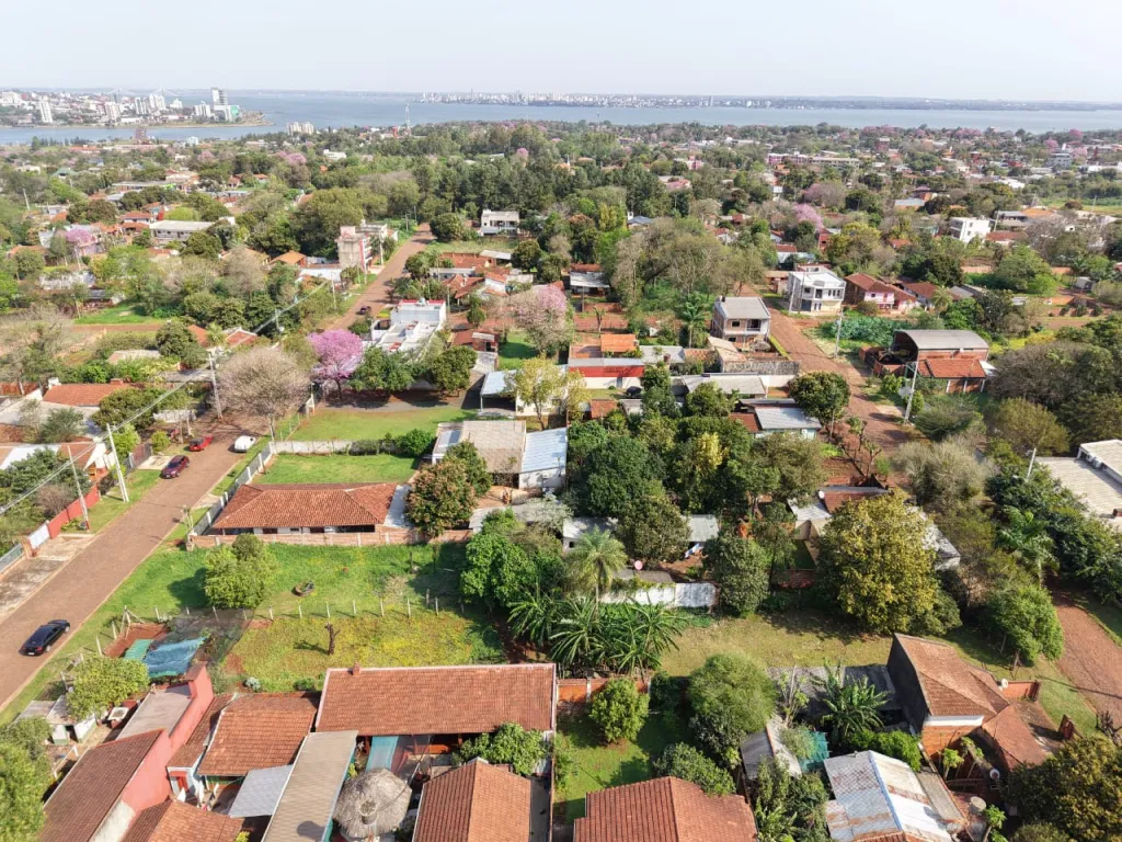 EN VENTA TERRENO EN BARRIO KAAGUYRORY ENCARNACION — foto 3
