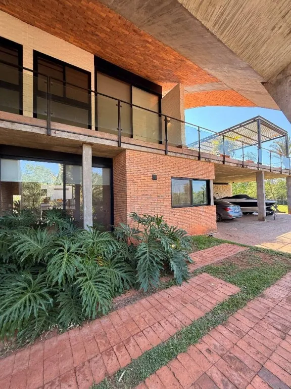 VENDO AMPLIA RESIDENCIA DE LUJO 5 DORMITORIOS EN LAMBARE — foto 2