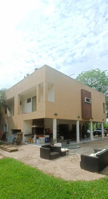 VENTA RESIDENCIA EN SURUBII Mariano Roque Alonso — foto 2