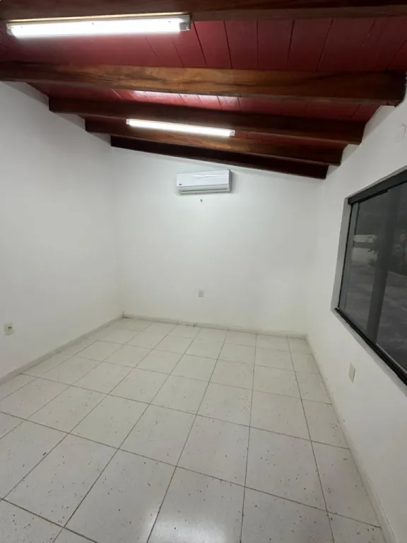 Alquilo Tinglado en Fernando de la Bora Barrio Santa Teresa — Foto 3