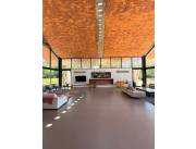 EN VENTA RESIDENCIA DE LUJO EN SURUBII MARIANO ROQUE ALONSO