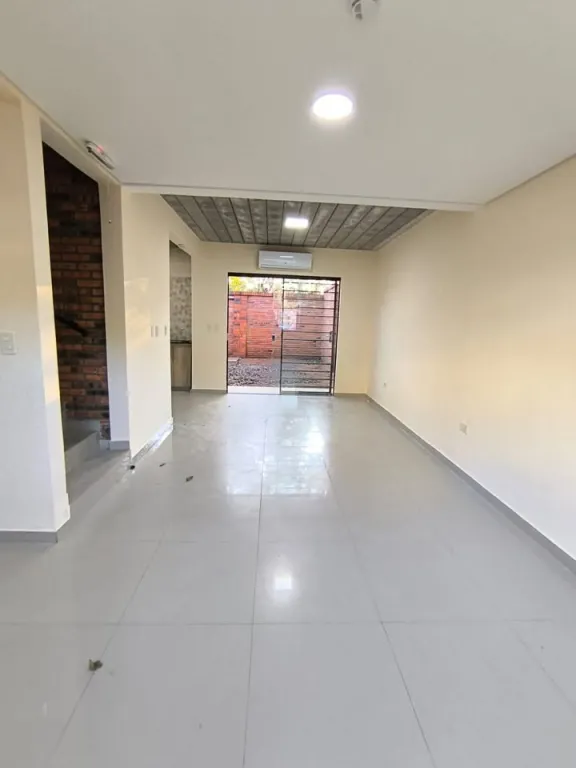 ALQUILER DUPLEX Z HOSP. DEL CORAZON YATCH, LAMBARÉ COD 3847 — фото 2