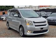 Toyota Noah Año 2007 Color Plata
