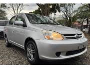 Toyota New Platz Año 2004 Color Plata