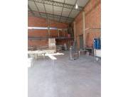 Alquilo Deposito de 360 m2 en barrio Laurelty de San Lorenzo zona Britez Borges