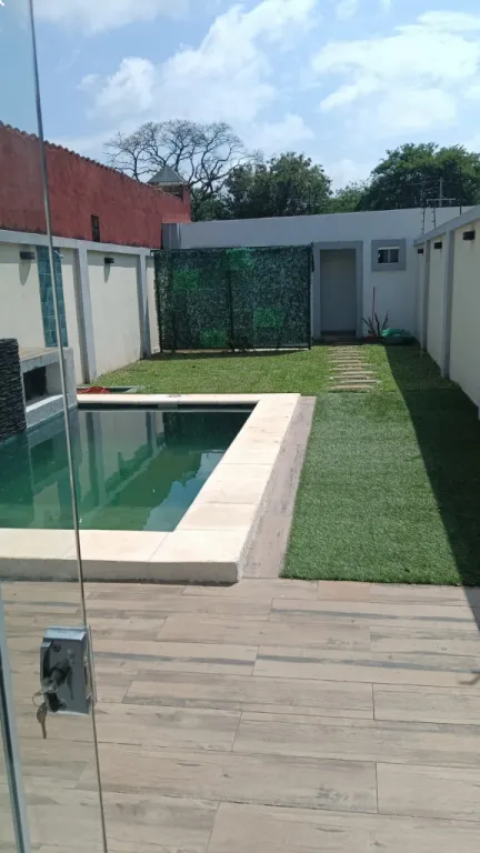 VENDO DUPLEX ZONA SHOPING PINEDO Y U.N.A. CON PISCINA....Gs.900.000.0..QUINCHO CERRADO...0 — foto 2