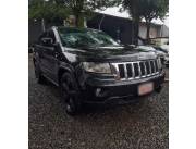 GRAN CHEROKEE LAREDO 2012 AUTOMÁTICO NAFTERO LIMITED TECHO PANORÁMICO TITULO A TRANSFERIR