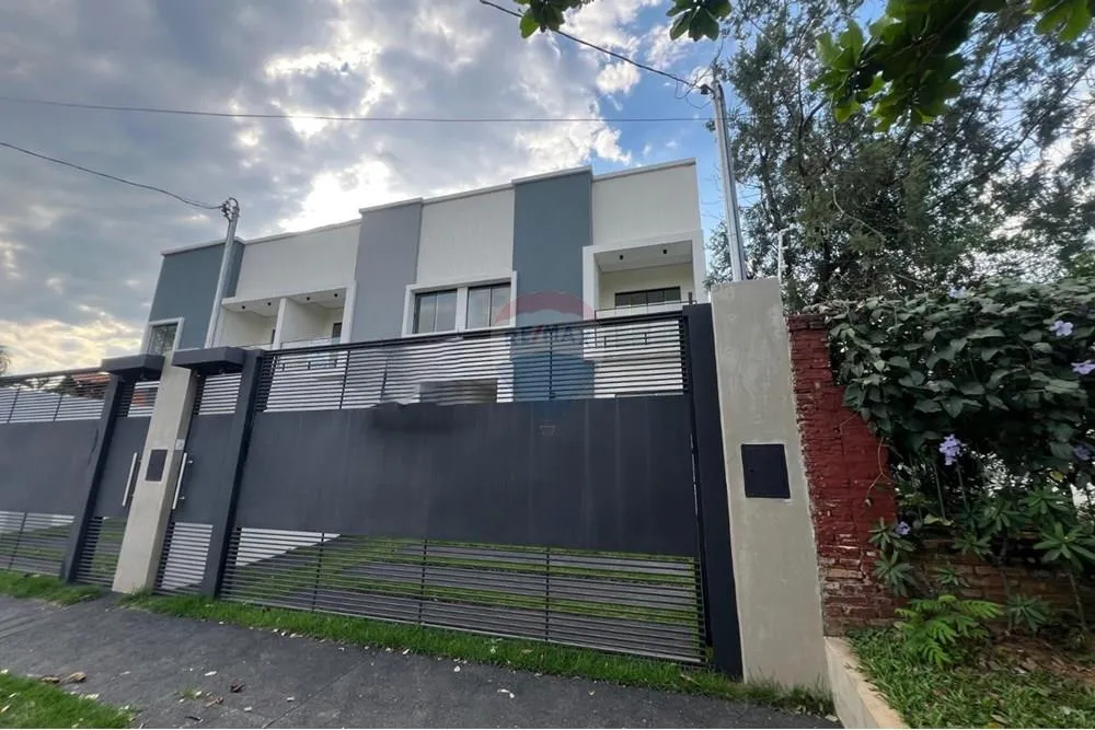 FINO DUPLEX A ESTRENAR CON PISCINA — foto 2