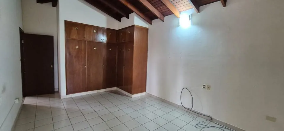 ALQUILER AMPLIA RESIDENCIA 4 SUITES Z CASA RICA LOS LAURELES COD 4063 — foto 3