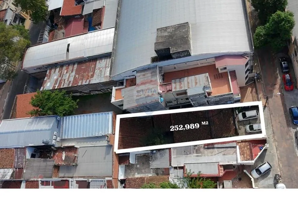 *TERRENO CON CASA A DEMOLER EN EL CENTRO DE ASUNCIÓN* — foto 3