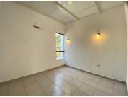 VENDO CHALET EN LAURELTY - LUQUE