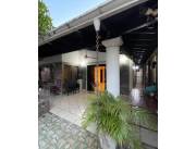 VENDO HERMOSA CASA EN SAN LORENZO