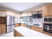 CASA PAREADA- Barrio Villa Morra, Asunción