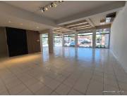 ALQUILO LOCAL COMERCIAL EN ESQUINA SOBRE RCA. ARGENTINA Y HASSLER (CÓD. 1356)