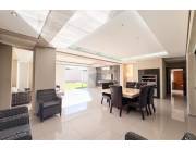 Casa Premium en Fernando De La Mora, Paraguay