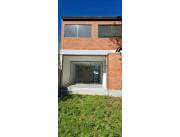 VENDO DUPLEX MODERNO 3 DORMITORIOS EN LOMA MERLO LUQUE