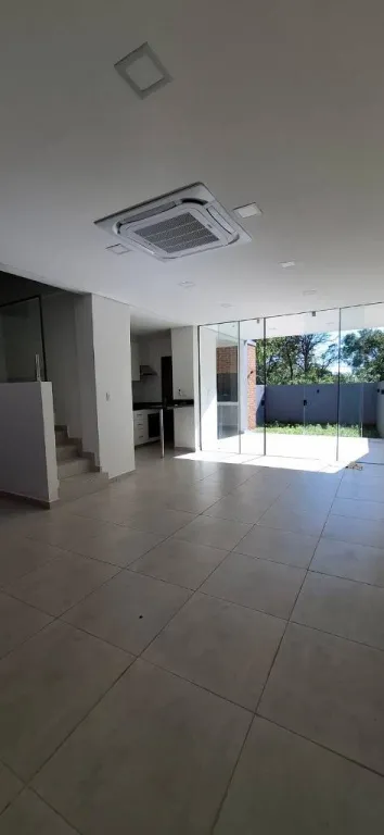 VENDO DUPLEX MODERNO 3 DORMITORIOS EN LOMA MERLO LUQUE — foto 2
