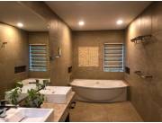 ALQUILO CASA LUJOSAMENTE AMOBLADA EN BARRIO RECOLETA