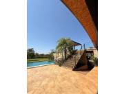 LUJOSA Y EXCLUSIVA CASA EN VENTA EN BARRIO CERRADO SURUBI'I